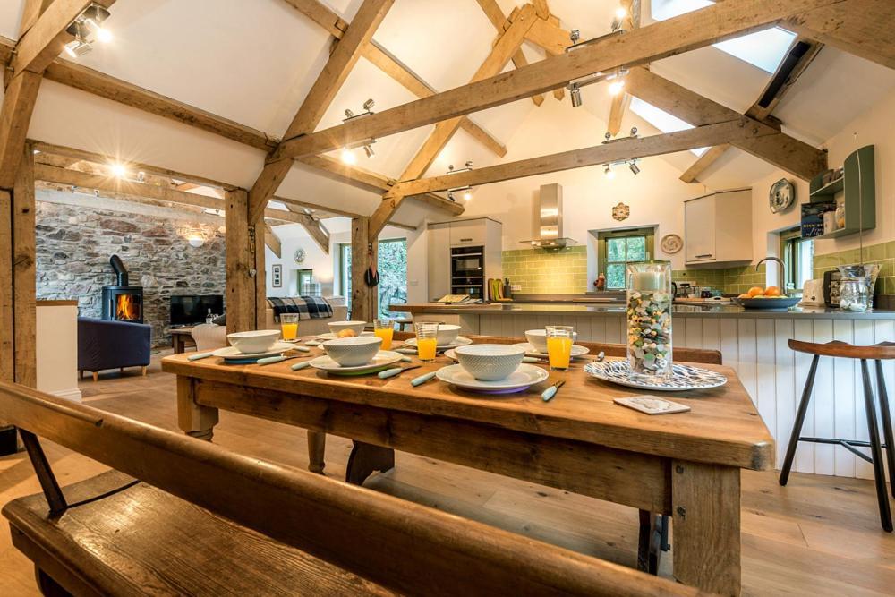 Sloop Inn Cottage Хаверфордуэст Экстерьер фото